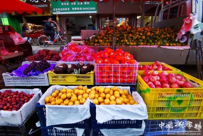 两节气氛渐浓 市场购销两旺(图)